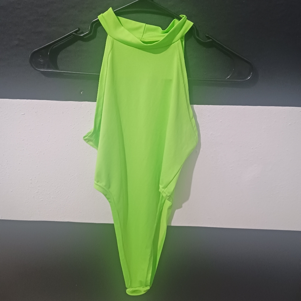 Women green neon mock neck sleveless bodysuit - Picture 2 of 11